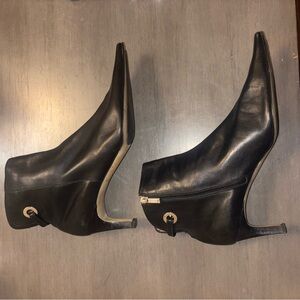 Anne Klein Leather Black Pointy Heeled Boots